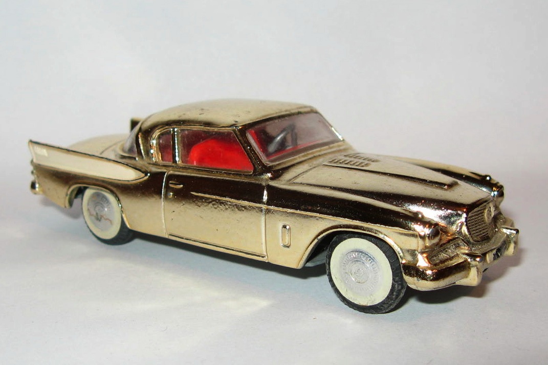 211S STUDEBAKER GOLDEN HAWK.jpg